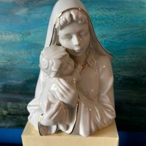 NWT Mikasa Maddona and Child New in Box